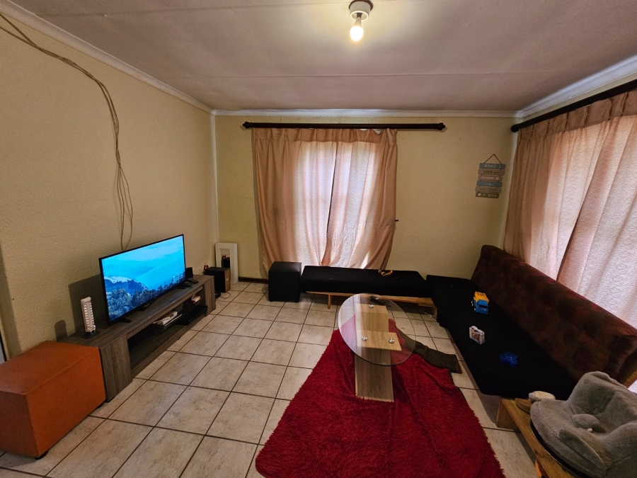 3 Bedroom Property for Sale in Phumlamqashi Free State